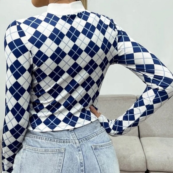 Blue/White Geometrical Print Sweater Top in S & L - Picture 2 of 3